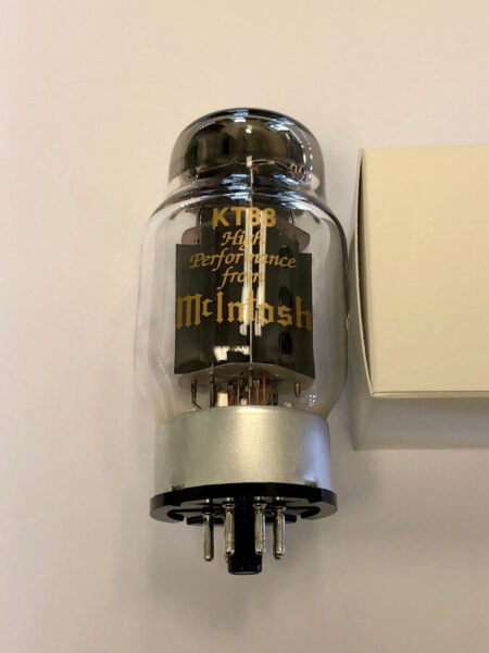 McIntosh KT88 лампа на белом фоне