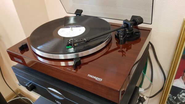 Проигрыватель винила Thorens TD-202 (TP71, AT95E) high gloss walnut — изображение 4