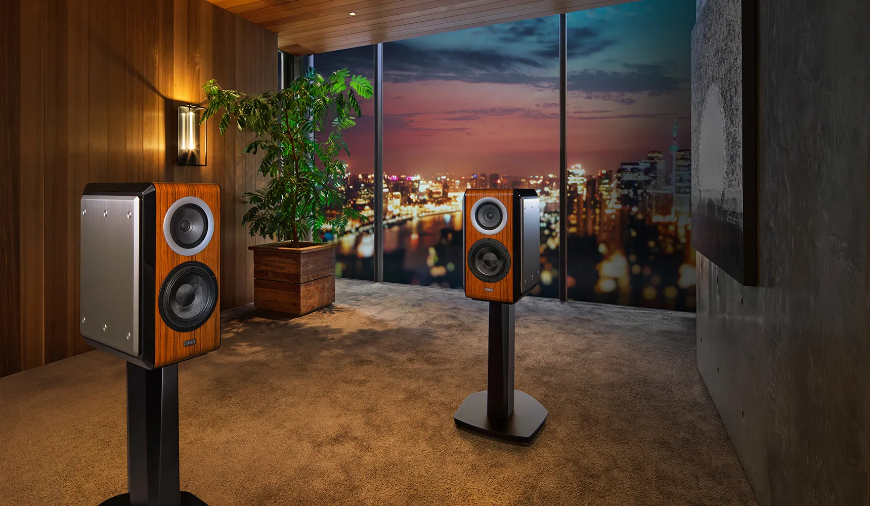 TAD Compact Evolution One TX Walnut — в интерьере