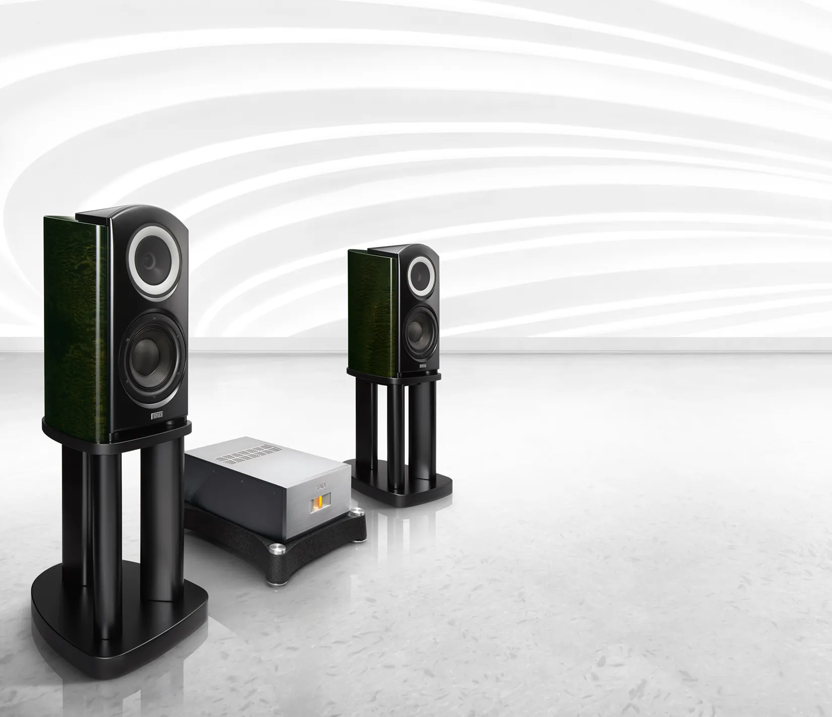 TAD Compact Reference One TX Emerald Black — в интерьере